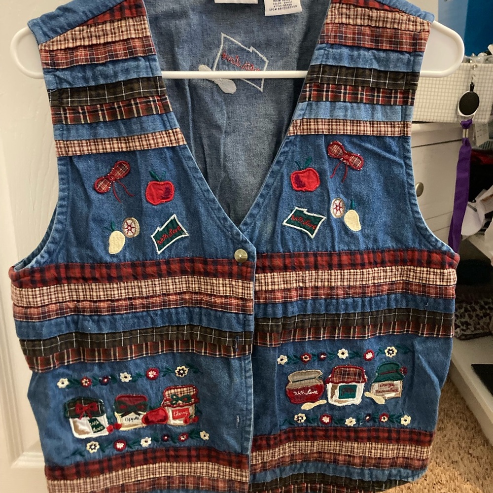 Bobbie Brooks Denim Vest Womens Medium Embroidered Jars Apples Plaid Appliques